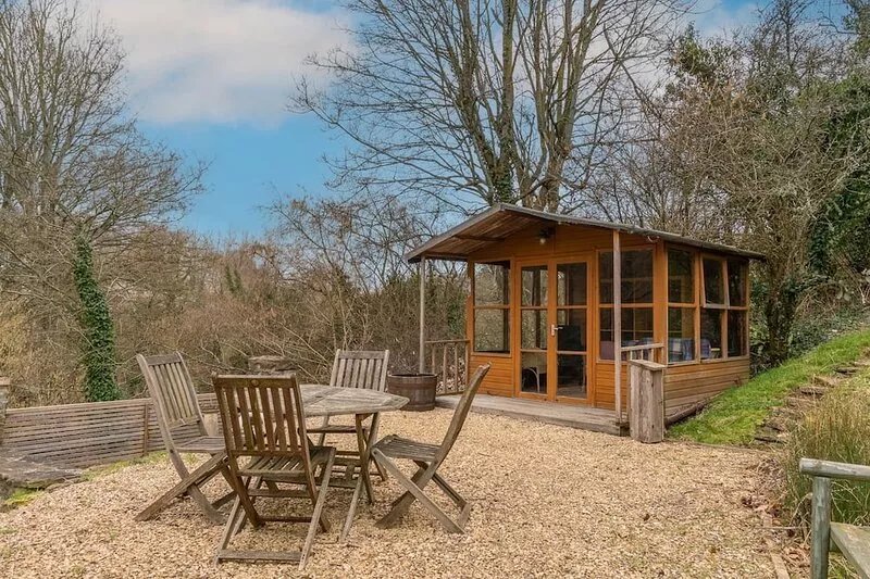 Wynyard Mill, Malmesbury - sleeps 6 guests in 3 bedrooms