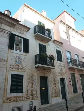 Facade of the building on Rua de S. Domingos a Lapa 43-45