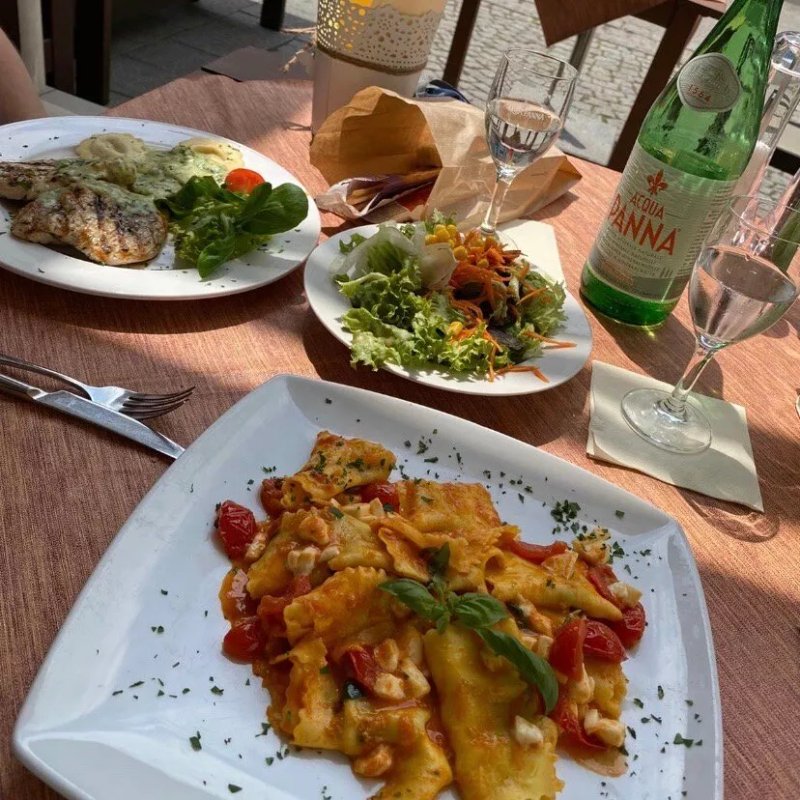 De Gustibus momenti italiani Cafe Ristorante Vinothek