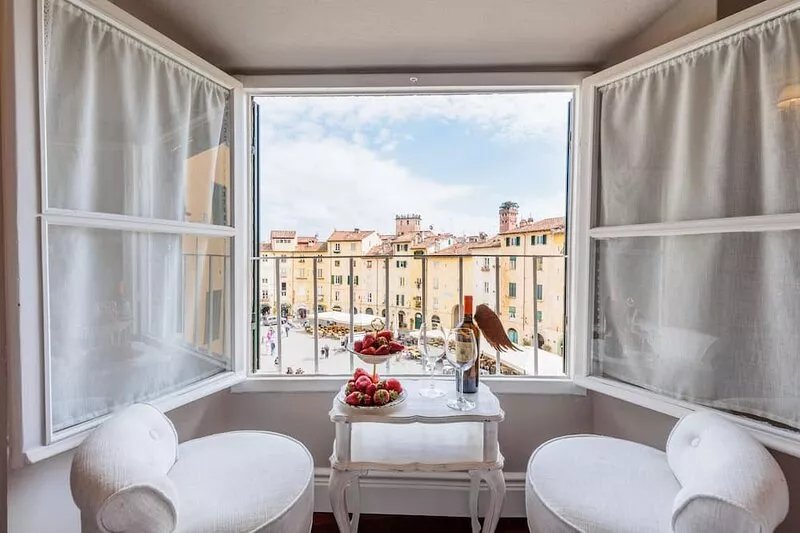 Luxury 3 bedrooms Apartment Amazing Views over the Amphiteatre Square inside