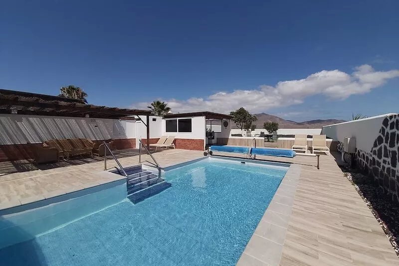CHALET MEDINA 4  SKY CHANNELS+PRIVATE HEATED POOL+PRIVACY+INTERNET + RELAX VILLA