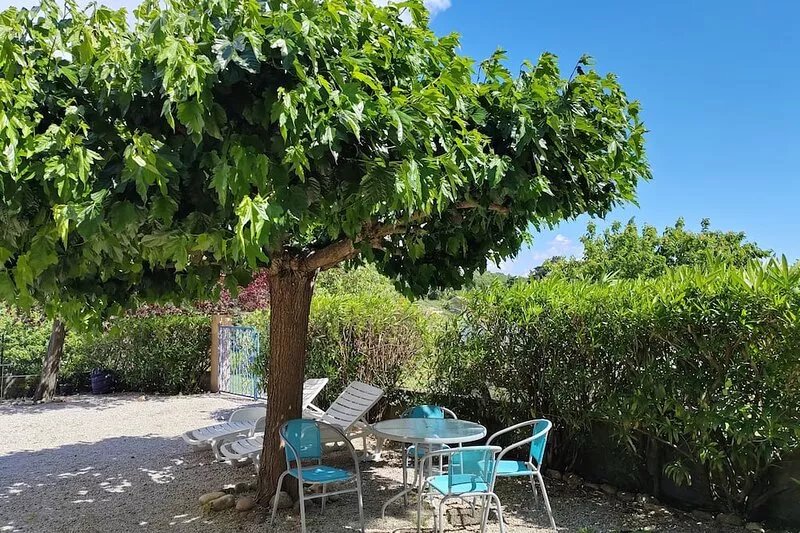 VILLA PROVENCALE INDEPENDANTE PROCHE DU MONT VENTOUX