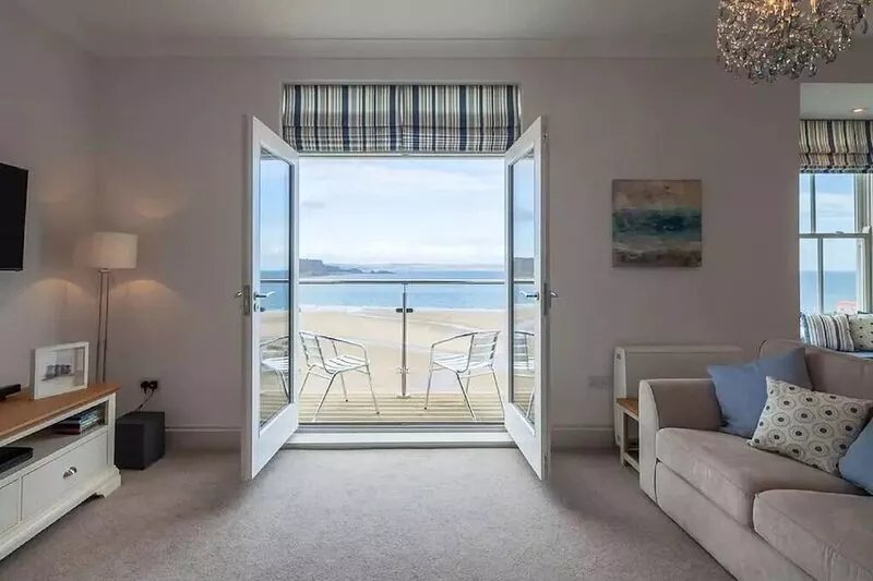 5 Star Luxury apartments sleep 4, spectacular views in perfect postcard setting