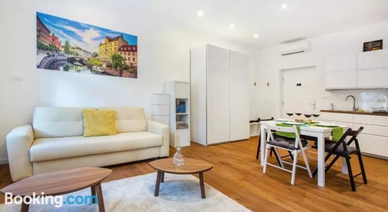 Crusader Street Apartments by Loft