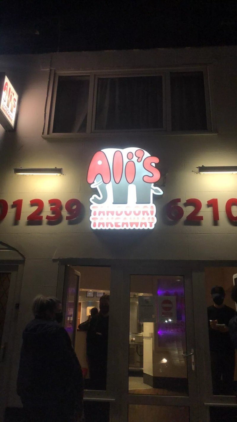 Alis Tandoori