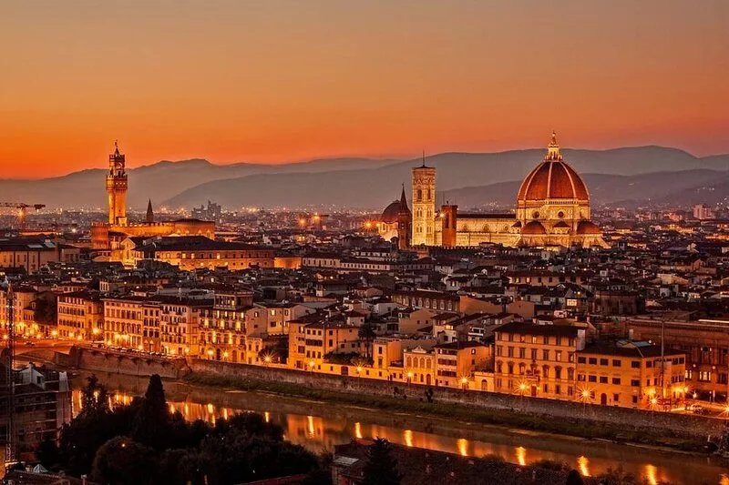 Renovated gorgeous villa in Florence. Walking distance to all sites.