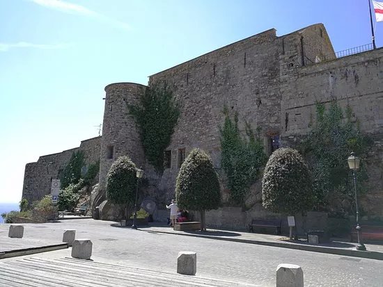 Castello dei Clavesana