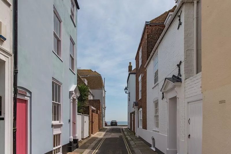 Noggin - Characterful home just seconds from the beach