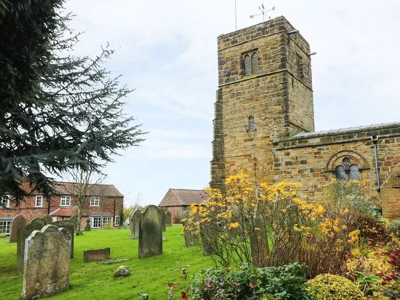 SUNNYSIDE GARDEN COTTAGE, pet friendly, with a garden in Husthwaite
