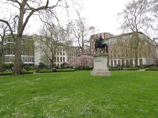 Equestrian statue of William III