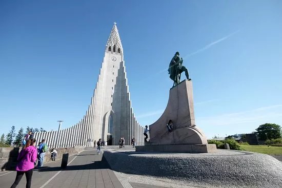 The Statue of Leif Eiriksson