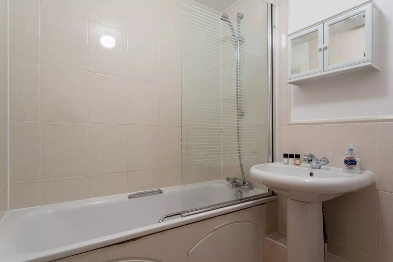 Lanterns Court, Canary Wharf Serviced Apartments