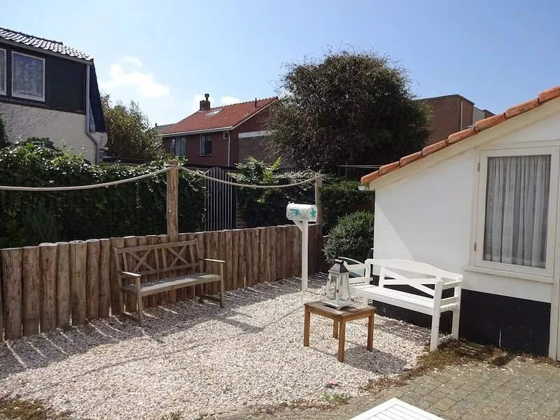 Attractive holiday home at 250 m from the sea / beach and village center; Free