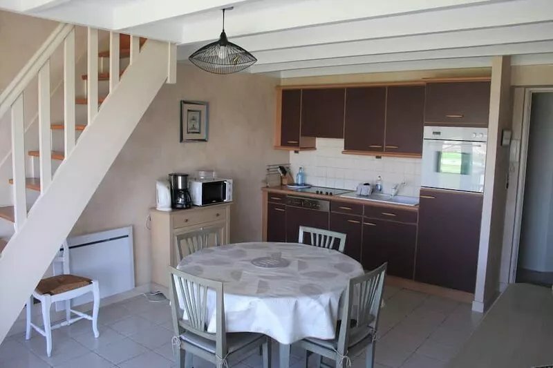 Cosy house with balcony near the sea