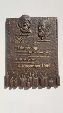 Gedenktafel fur Erika Drees und Hans-Peter Schmidt