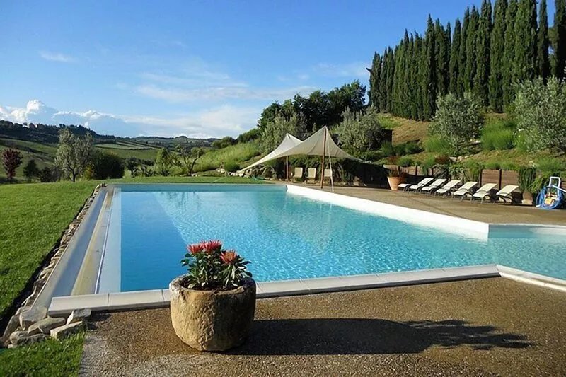 Villa Lionella: A splendid three-story villa surrounded by meadows and by green