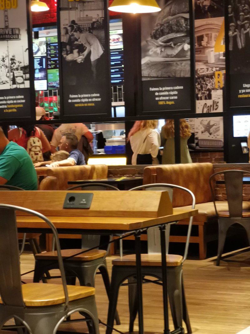 Carl's Jr