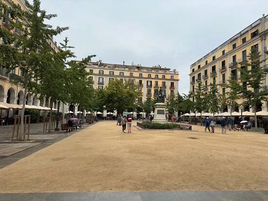 Monument als Defensors de Girona