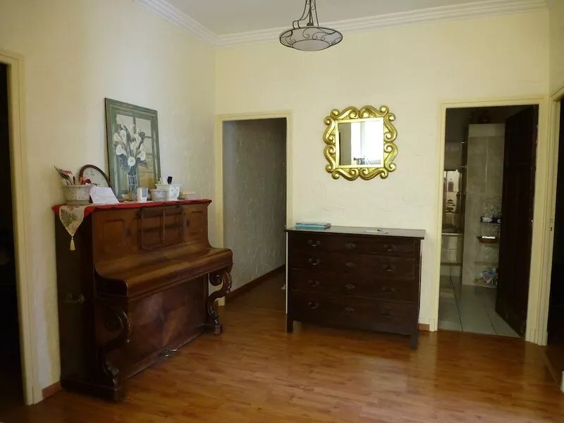 Large character apartment (150m²) / terrace / air-conditioned /
