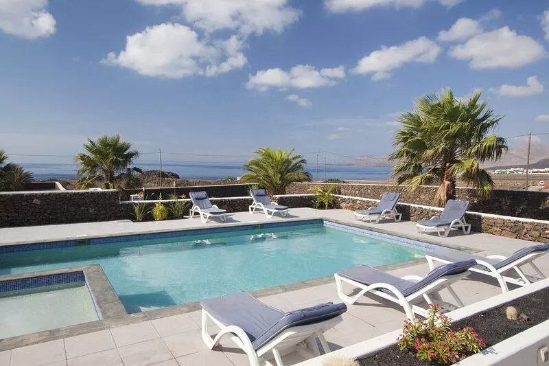 Luxury Villa, Private Heated Pool/Children Pool, Hot Tub, Sea & Garden Views