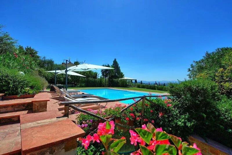 Casa Lucia - Holiday Villa Rental with swimming pool on the hills of Chianti