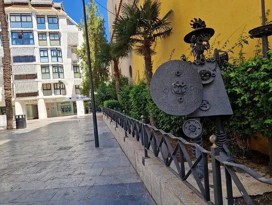 Metal Conquistador Statue Ii
