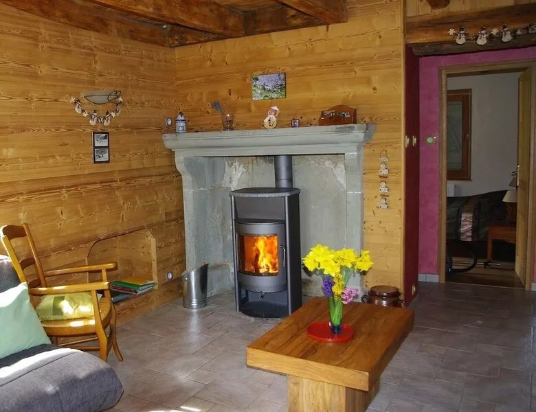 Cottage - Moye- in a green setting, between Lake Annecy and Le Bourget