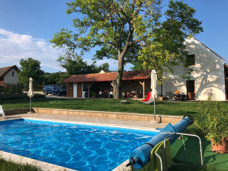 D4 Apartments