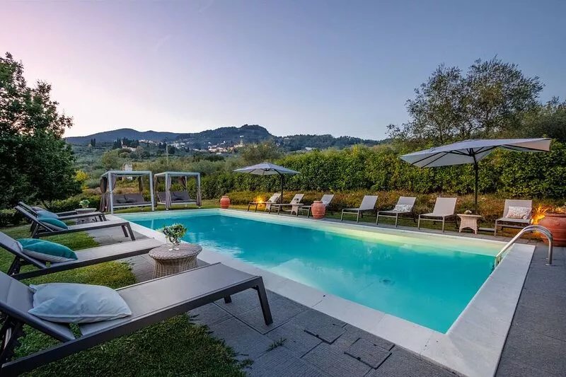 Casa Lucchese, a farmhouse apartment with pool on the hills of Lucca