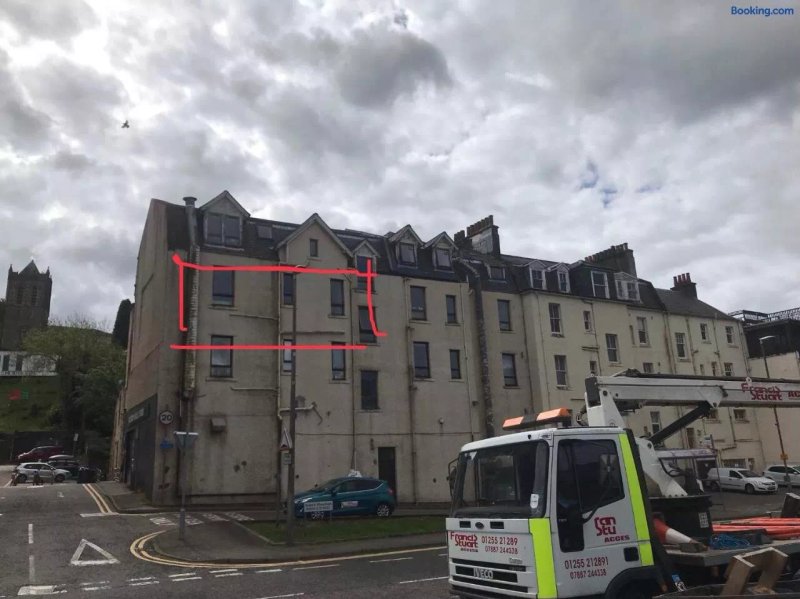 Prime Location Rooms in High Street