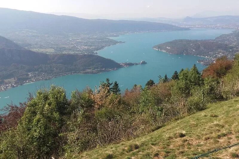 Cosy Country House in quiet Savoy village near  Lake Annecy.