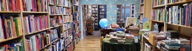 Buchhandlung & Antiquariat Eule, Literaturcafe - Radiomuseum