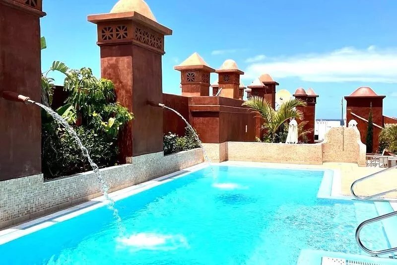 Beautiful apartment with large terrace & sea view