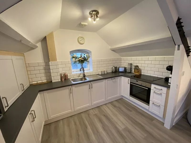 Apartment- Modern- Ensuite with Shower- 2 Bedrooms