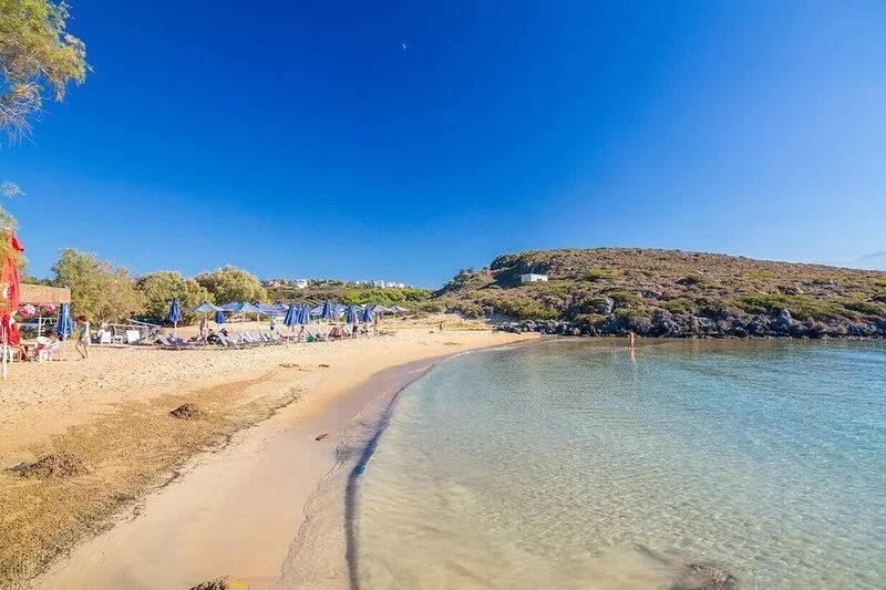 4 bedroom vintage villa, 15 meters away from the beach