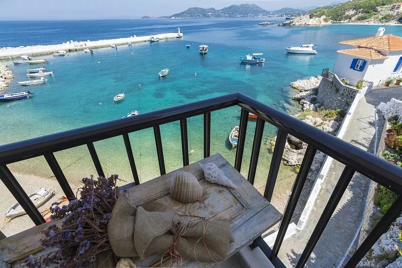 Eftopia Beachfront 2-bedrooms apartment