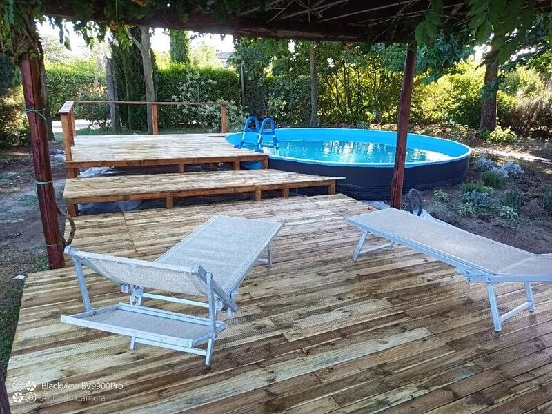 Apartment/house in a Tuscan stonehouse with  private  swimming pool and garden