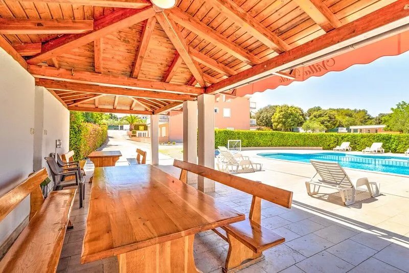 Beautiful Mobile Home in Banjole with Swimming Pool