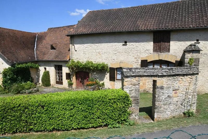 Character cottage in Tamniès, near Sarlat, in the heart of the Périgord noir