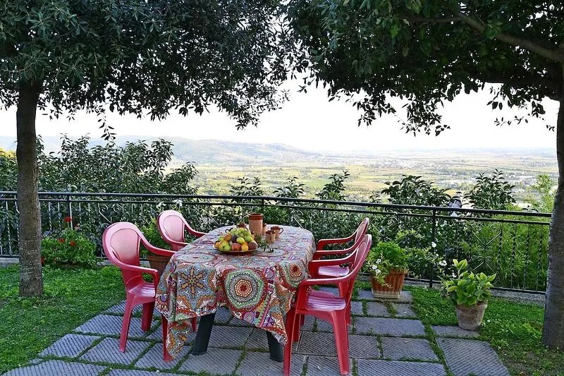 City / Village Apartment in Cortona with 2 bedrooms sleeps 4