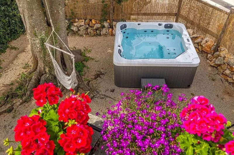Holiday house KUNTENTA with private pool and jacuzzi
