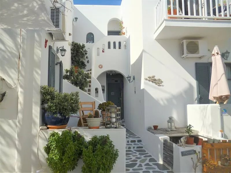 Charming two-room apartment with terrace, up to 4: 300m from Livadia beach