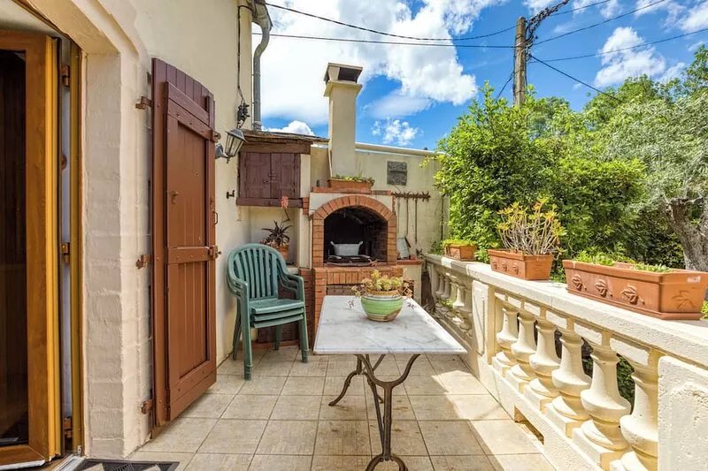 Detached house in the countryside - 2 terraces - 2.5 km from Lac du Salagou