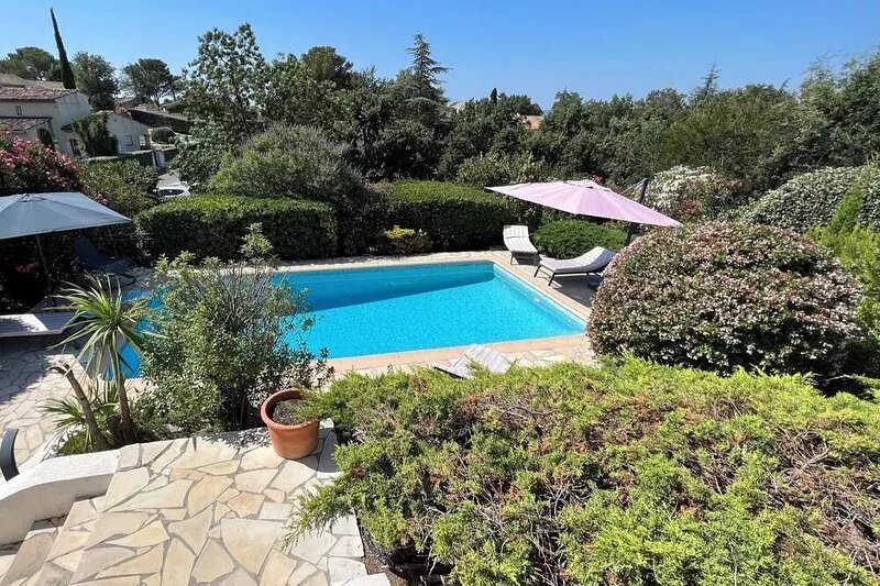 Fréjus, Beautiful renovated villa, swimming pool 10 minutes from the beach