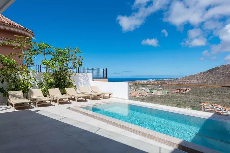 For families and groups who appreciate a very private vacation