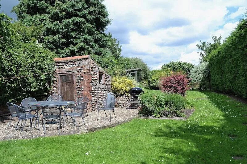5 bedroom accommodation in Thornage, near Holt