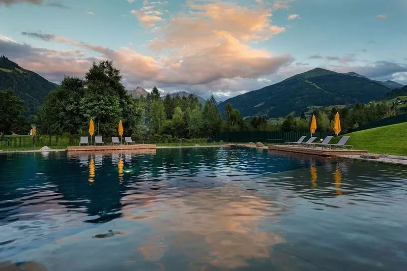 Welcoming and fine, is situated 900 m above sea level in Bad Gastein.