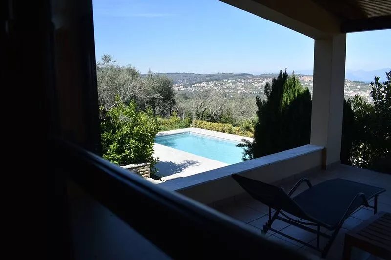 Ampelos Hillside Villa with Pool and Amazing  View of the Corinthian Golf