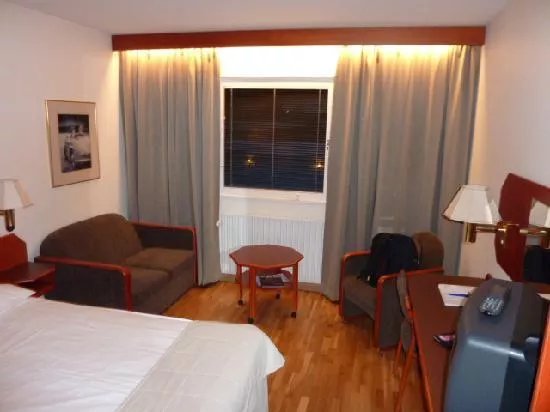 Perenius Plaza Hotel