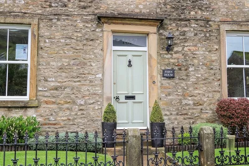 FERN HOUSE, pet friendly, luxury holiday cottage in Kettlewell